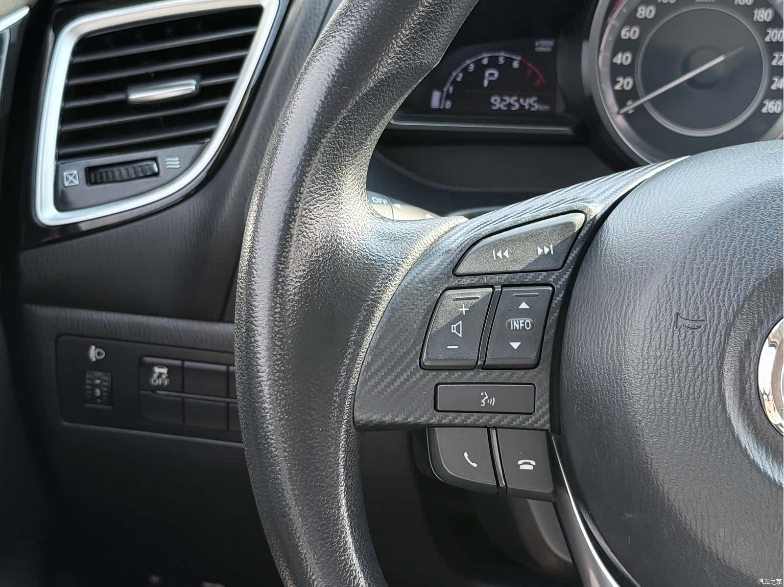 Mazda Mazda3, 2016 13