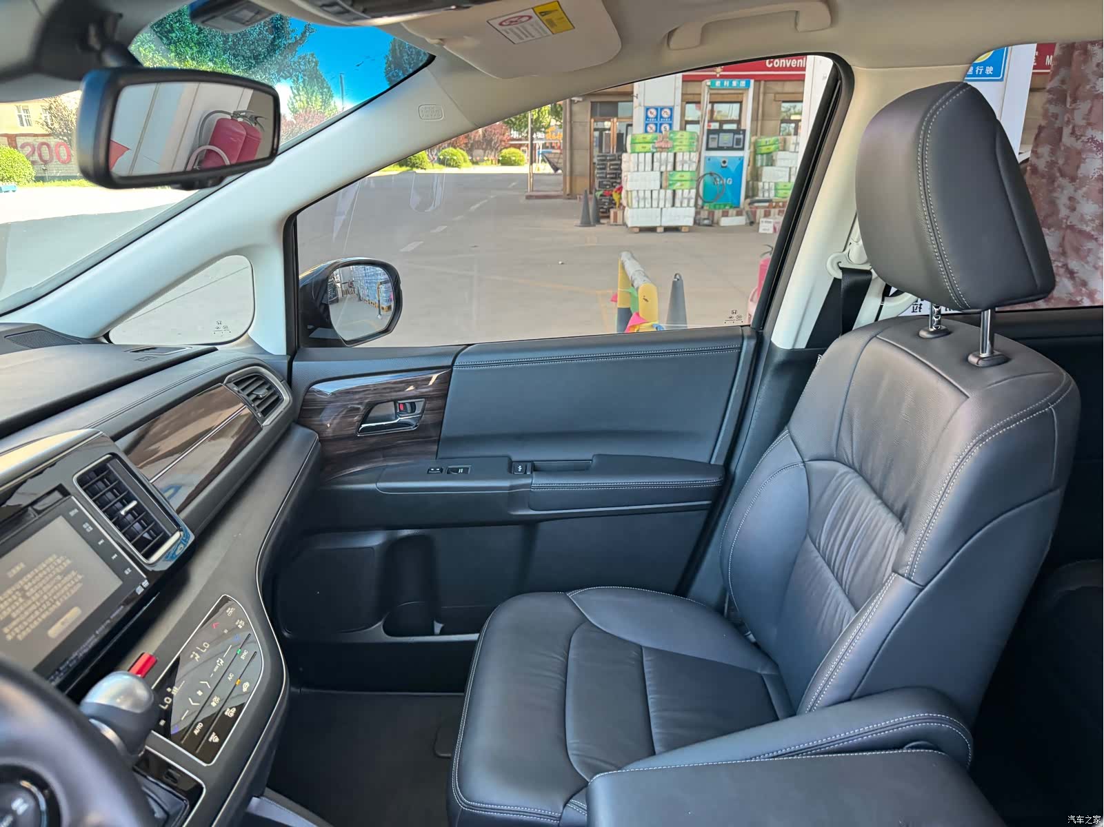 Honda Elysion, 2018 все фото