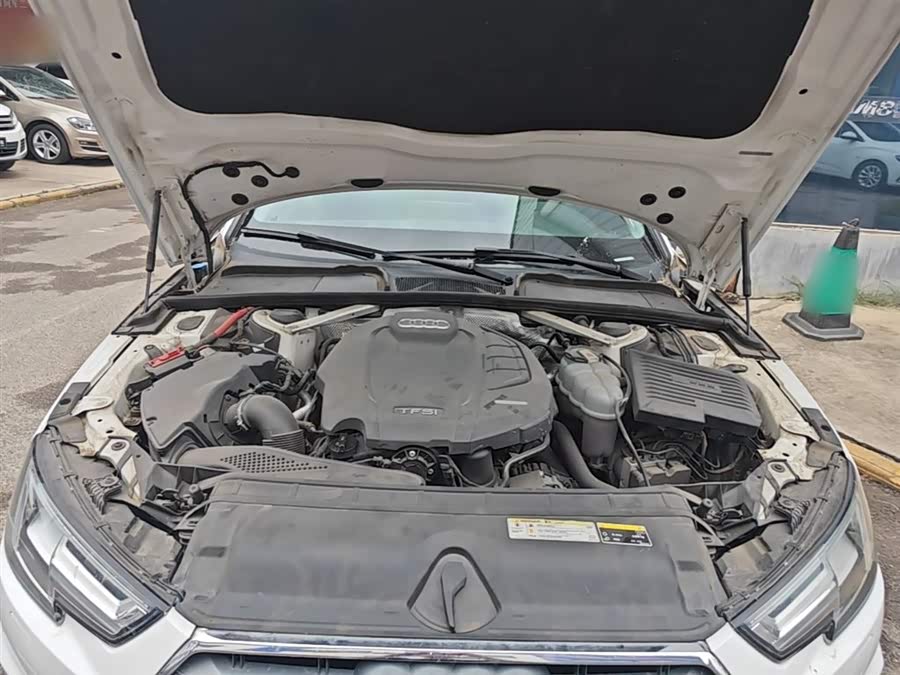 Audi A4L 2020, фото 20