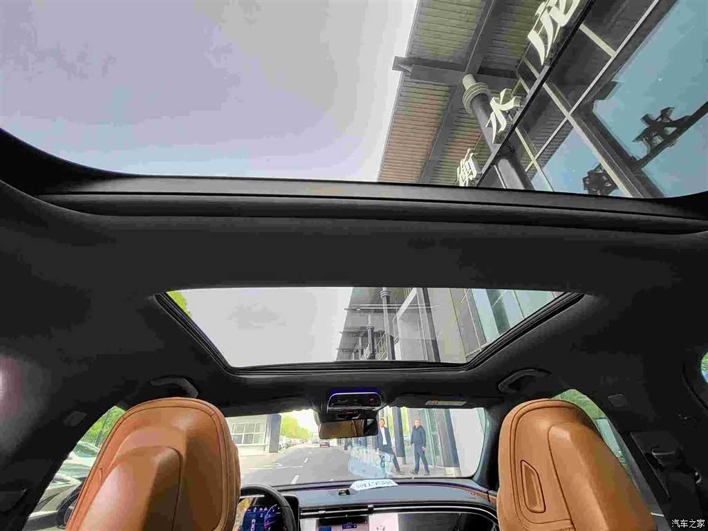 Mercedes-Benz E-Class, 2024 17