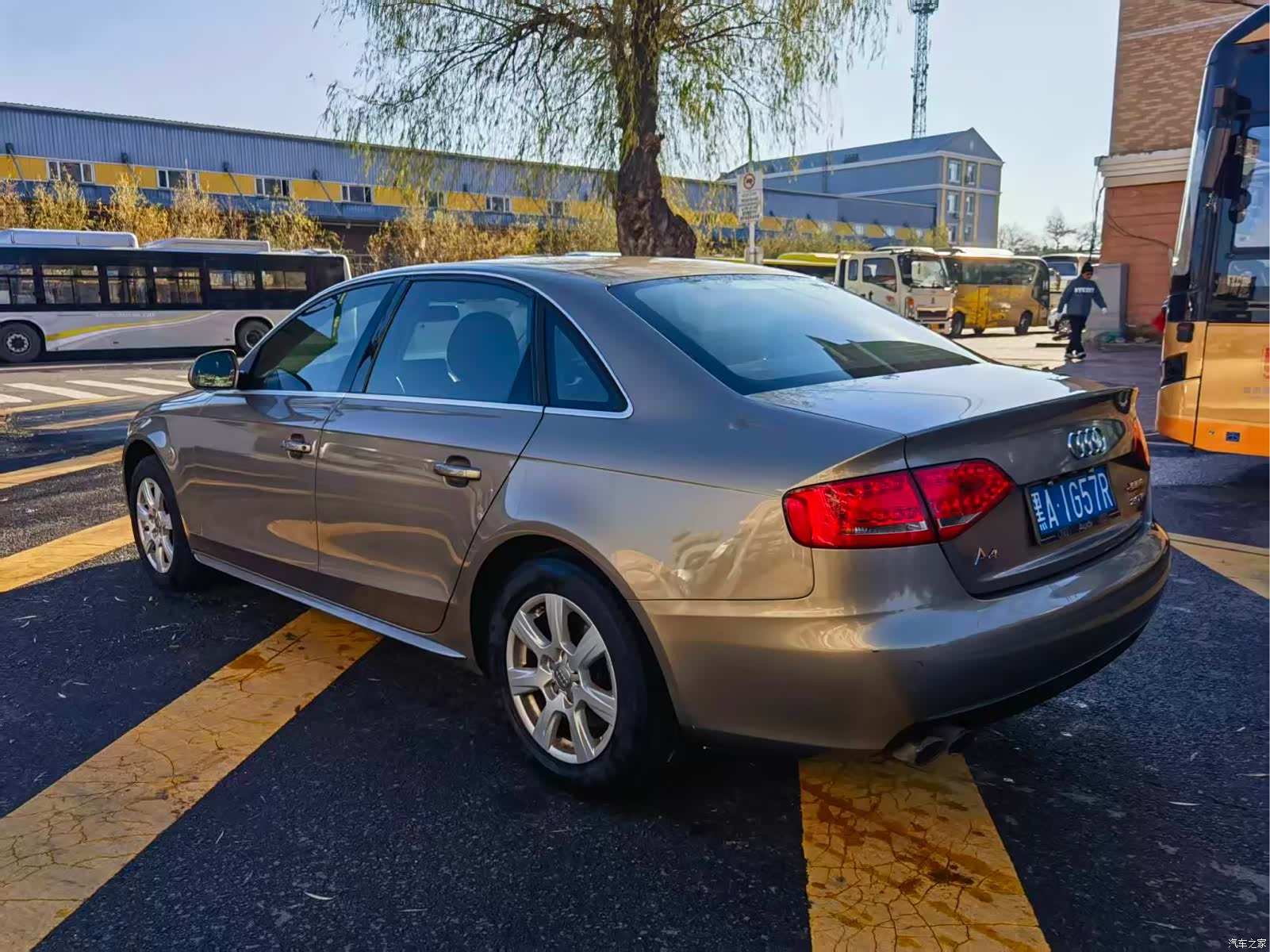 Audi A4L, 2011 все фото