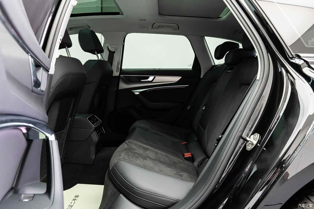 Audi A6, 2022 все фото