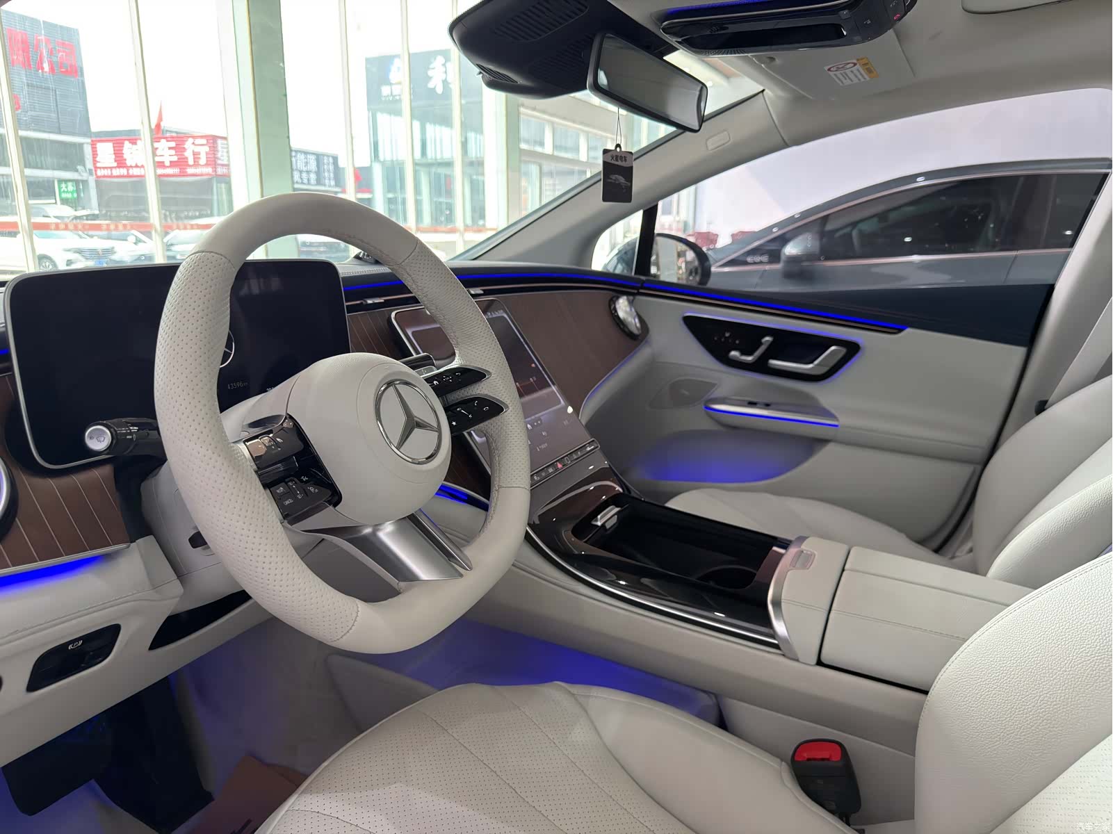 Mercedes-Benz EQE, 2023 все фото
