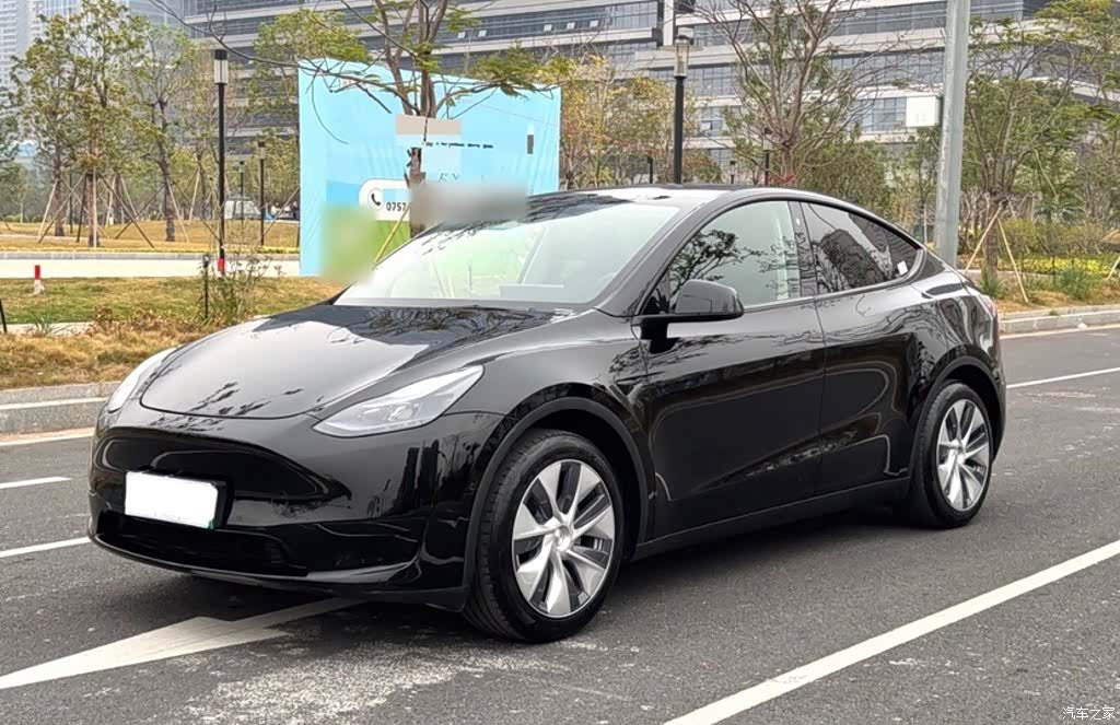 Tesla Model Y, 2022 2