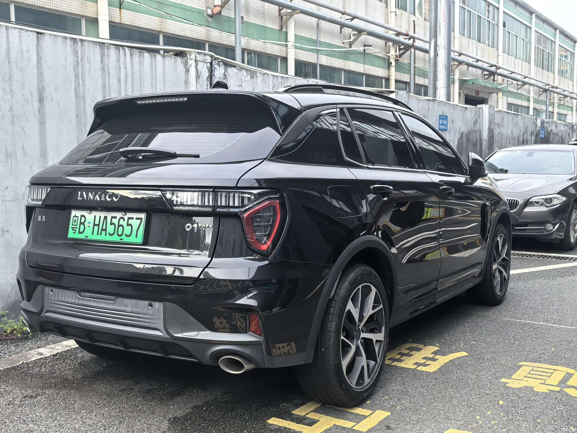 Lynk & Co 01, 2022 все фото