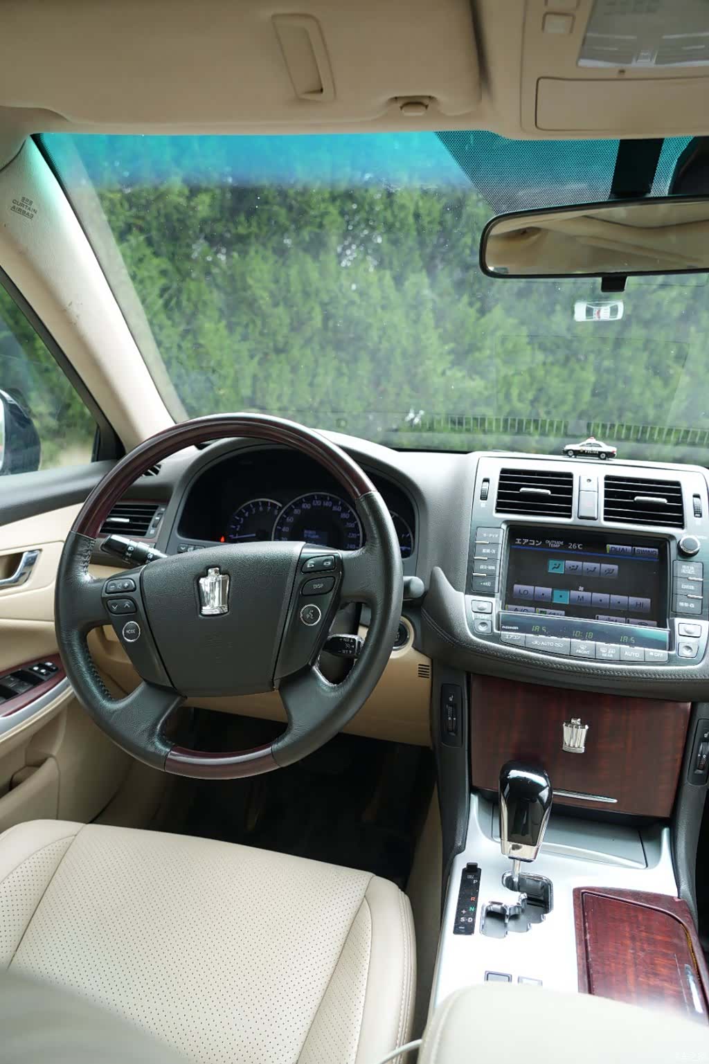 Toyota Crown, 2010 10