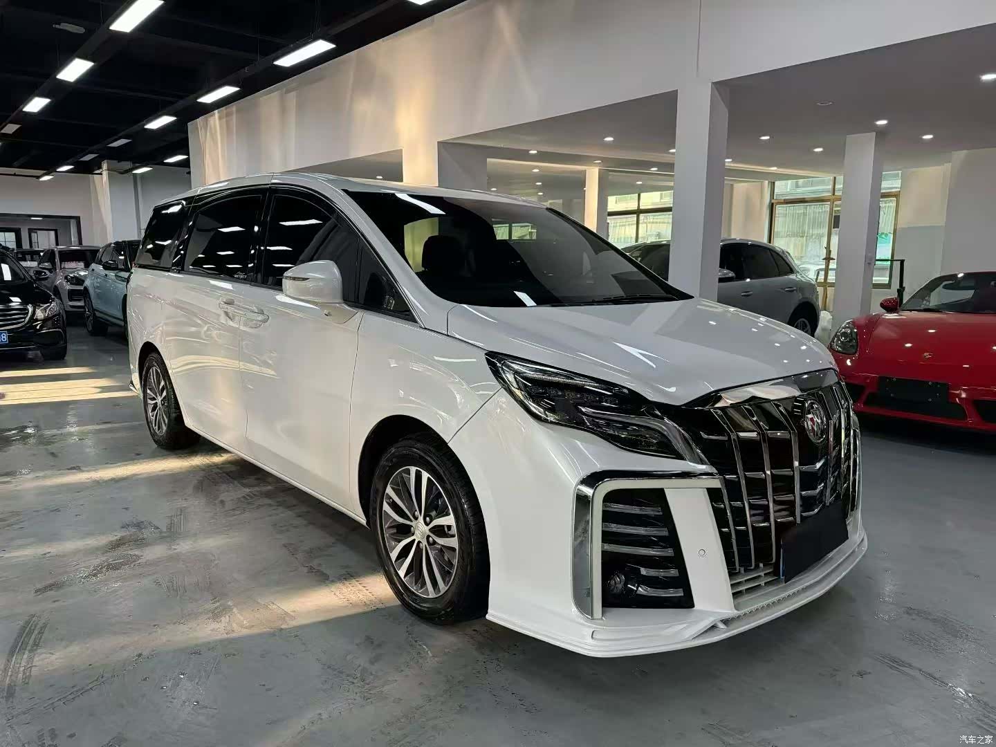 Buick GL8, 2021 3