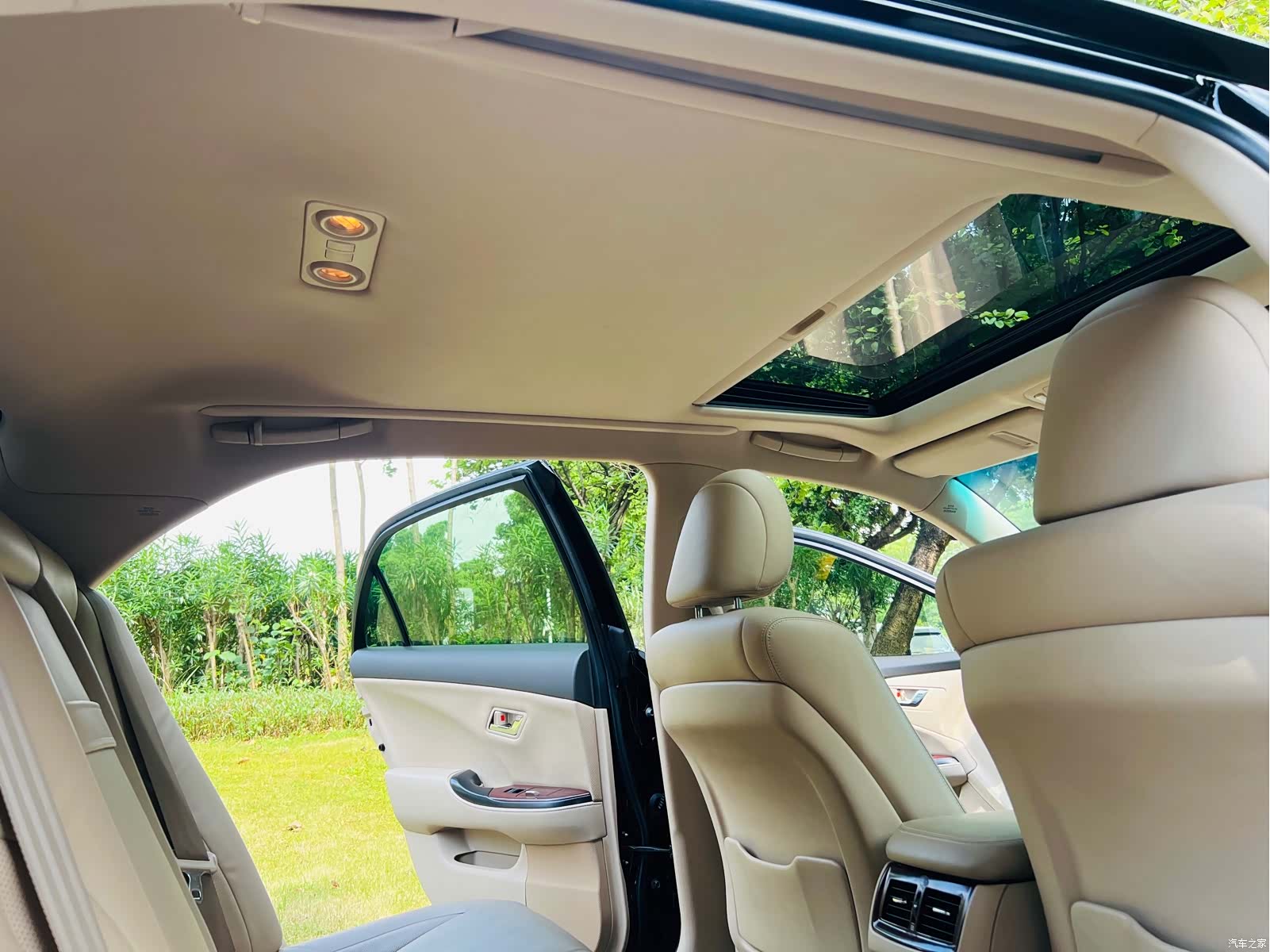 Toyota Crown, 2011 21