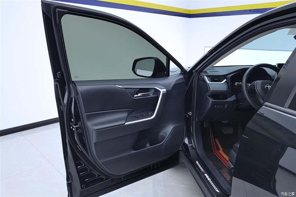 Toyota RAV4, 2023 7