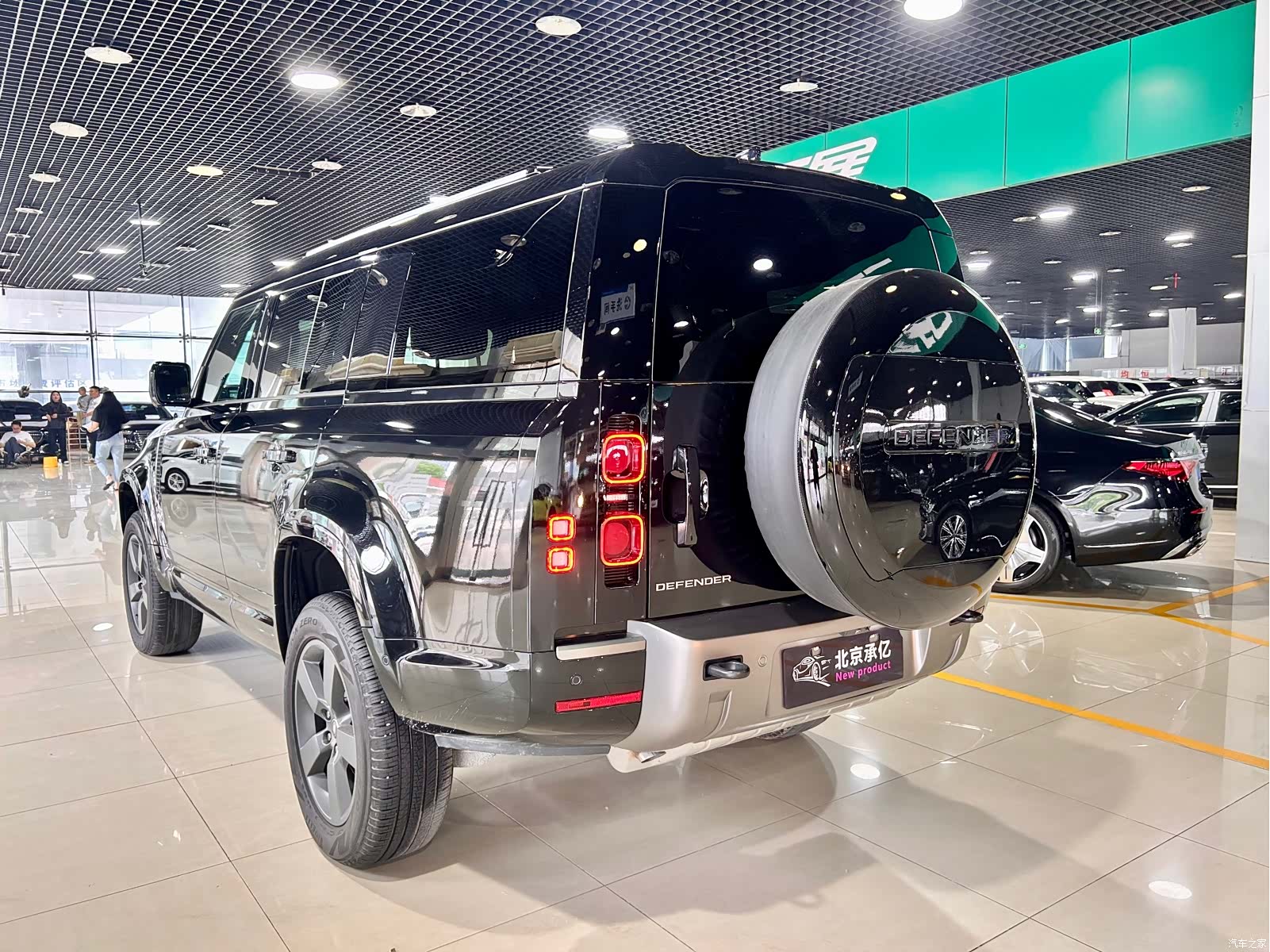 Land Rover Defender, 2025 18