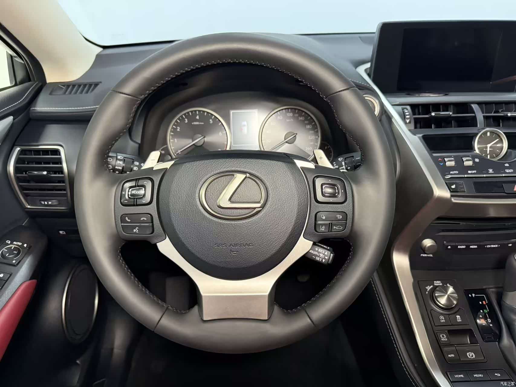 Lexus NX, 2019 11