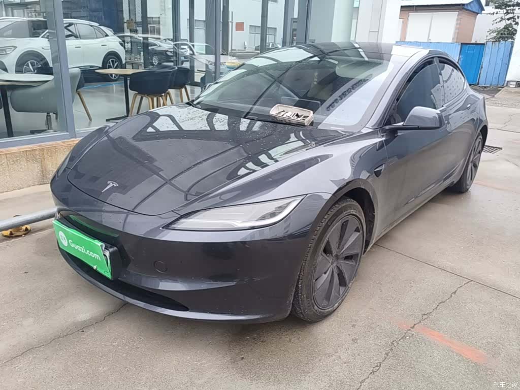 Tesla Model 3, 2024 1