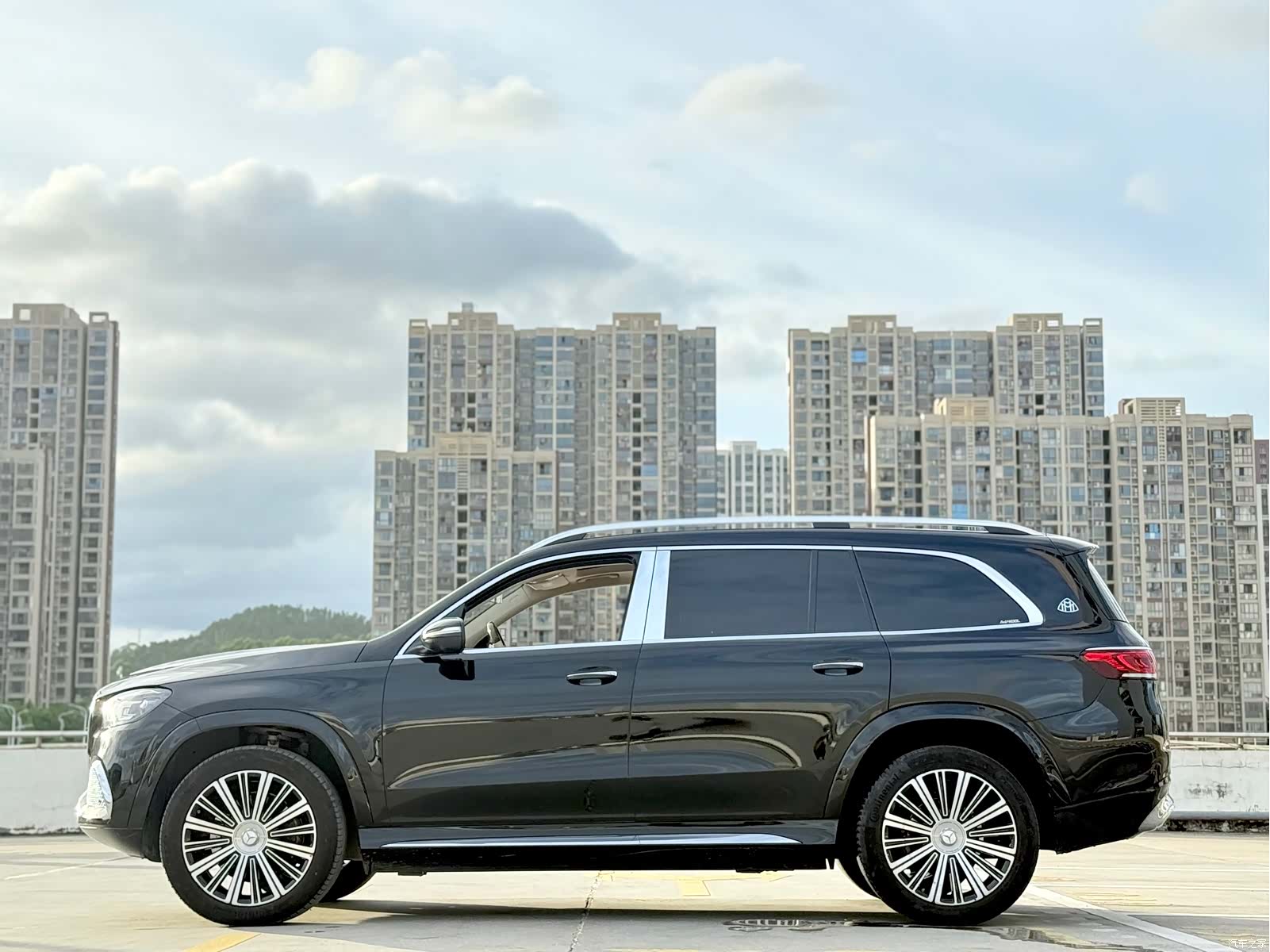 Maybach GLS, 2023 13