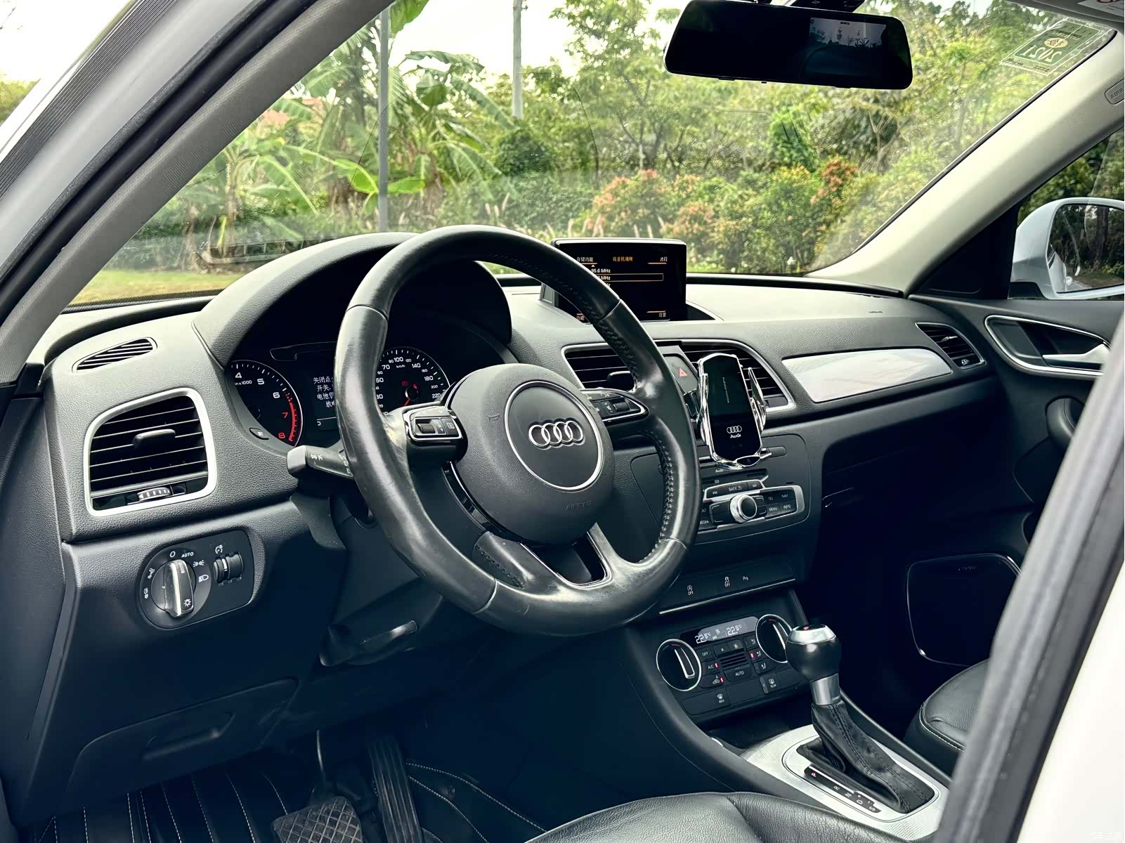 Audi Q3, 2019 9