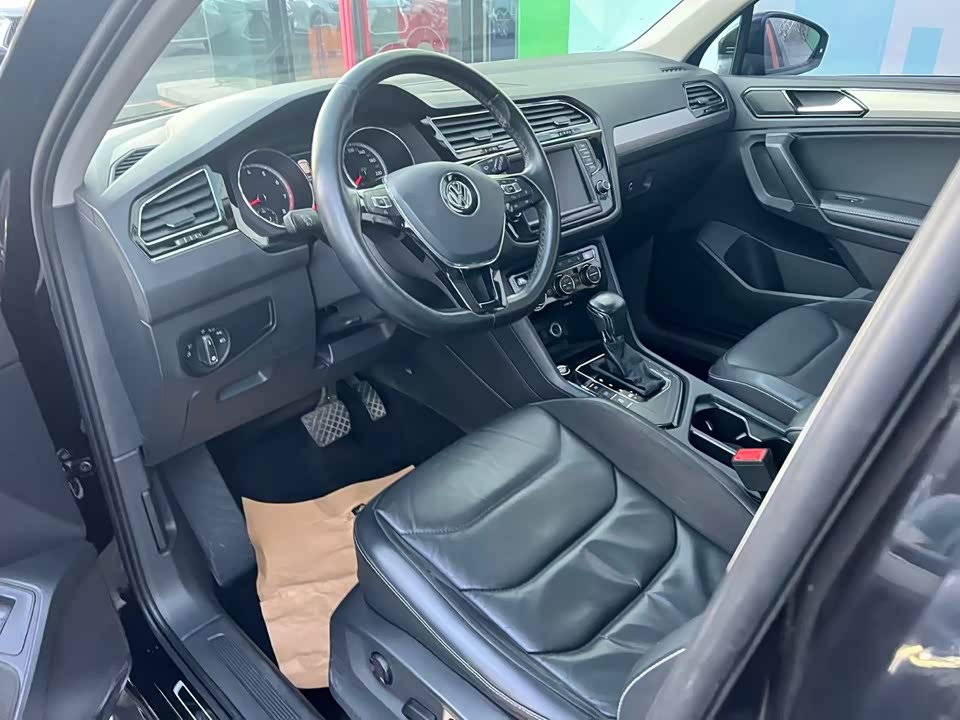 Volkswagen Tiguan L