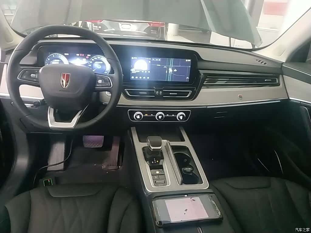 Hongqi HS5, 2024 10