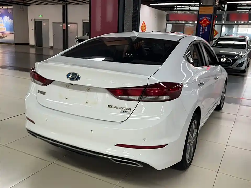 Hyundai Lead