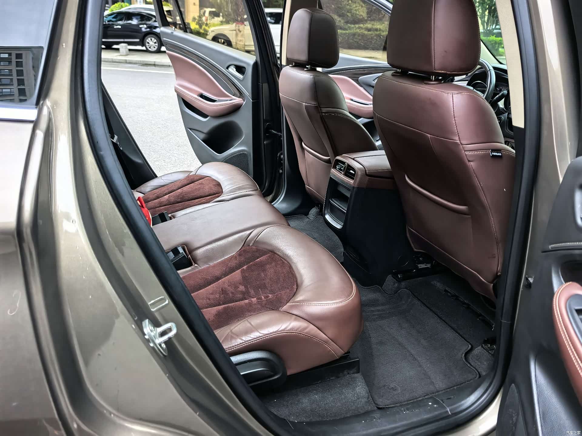 Buick Envision Plus, 2017 10