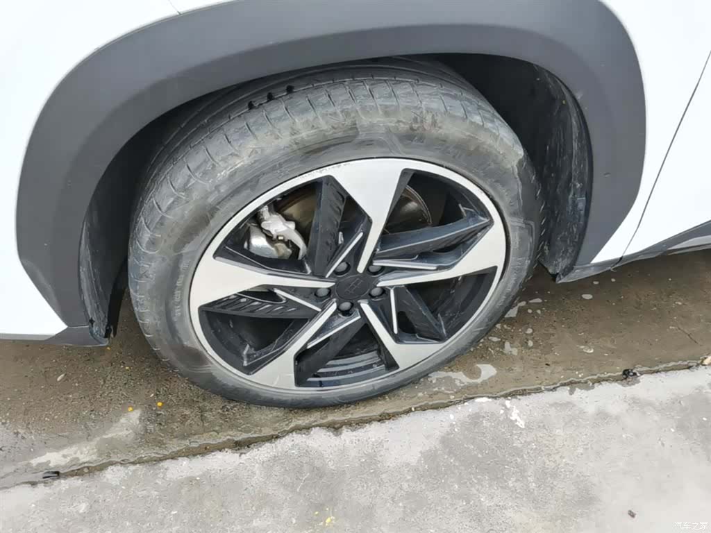 Geely Galaxy L7, 2024 23