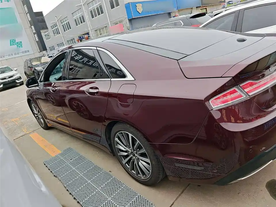 Lincoln MKZ