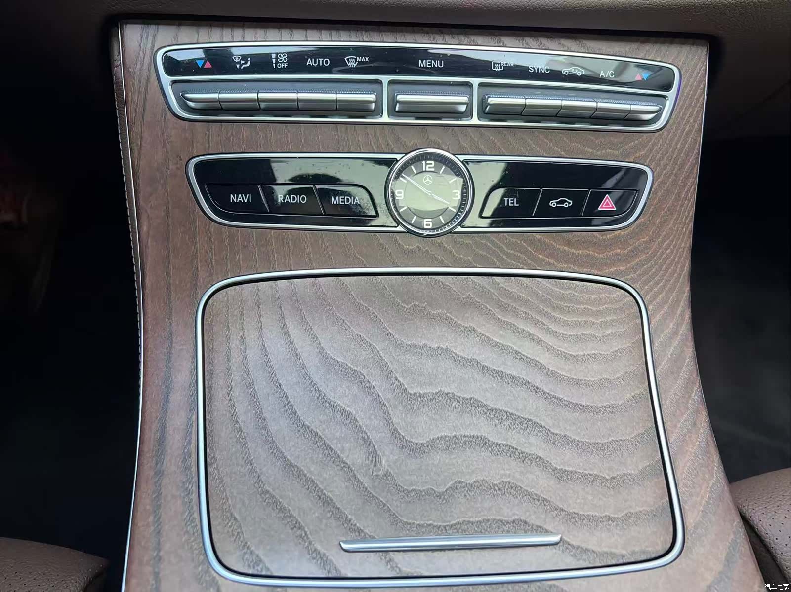 Mercedes-Benz E-Class, 2019 16