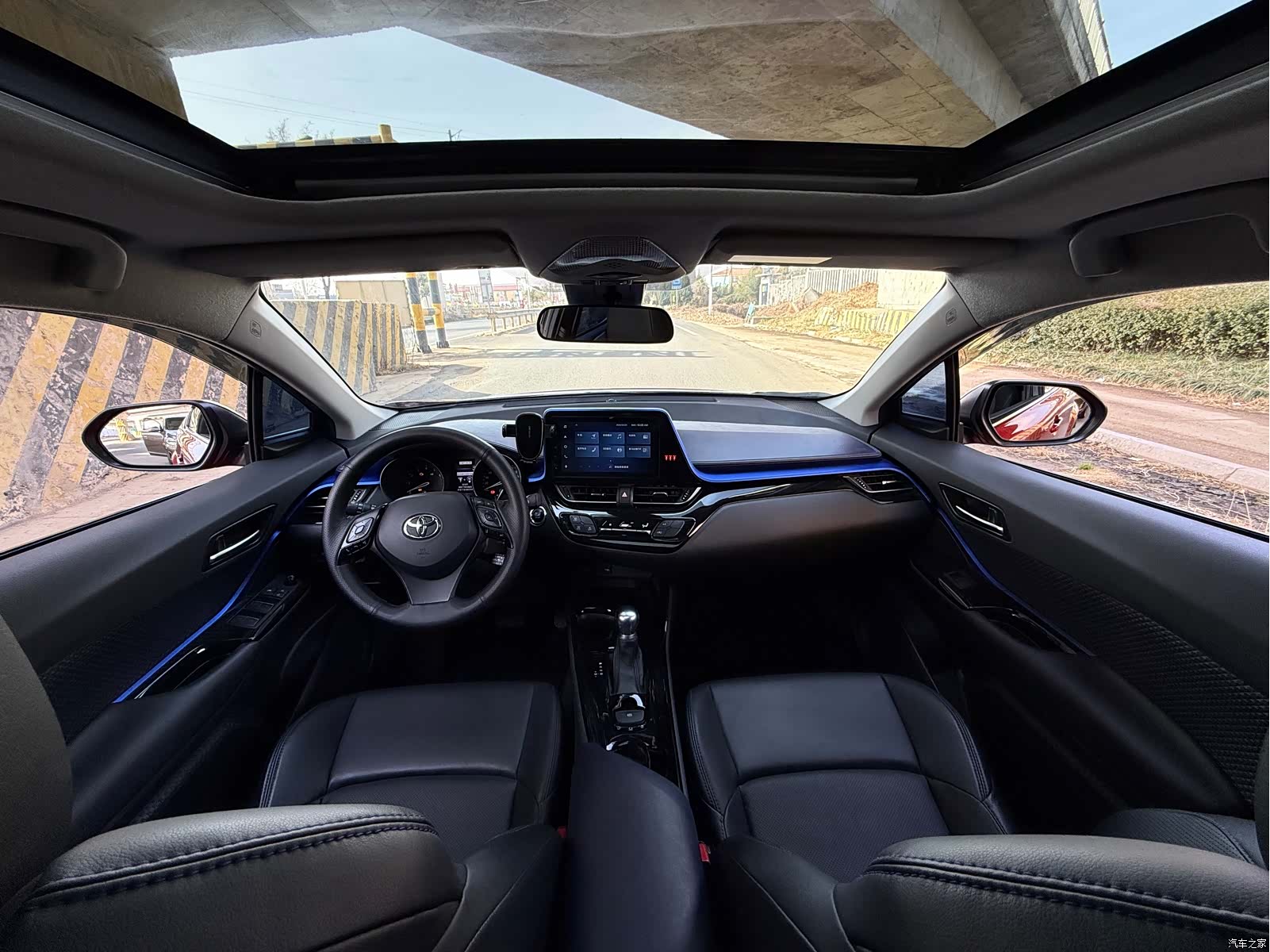 Toyota C-HR, 2022 8