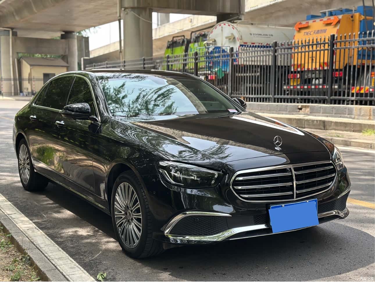 Mercedes-Benz E-Class, 2023 3
