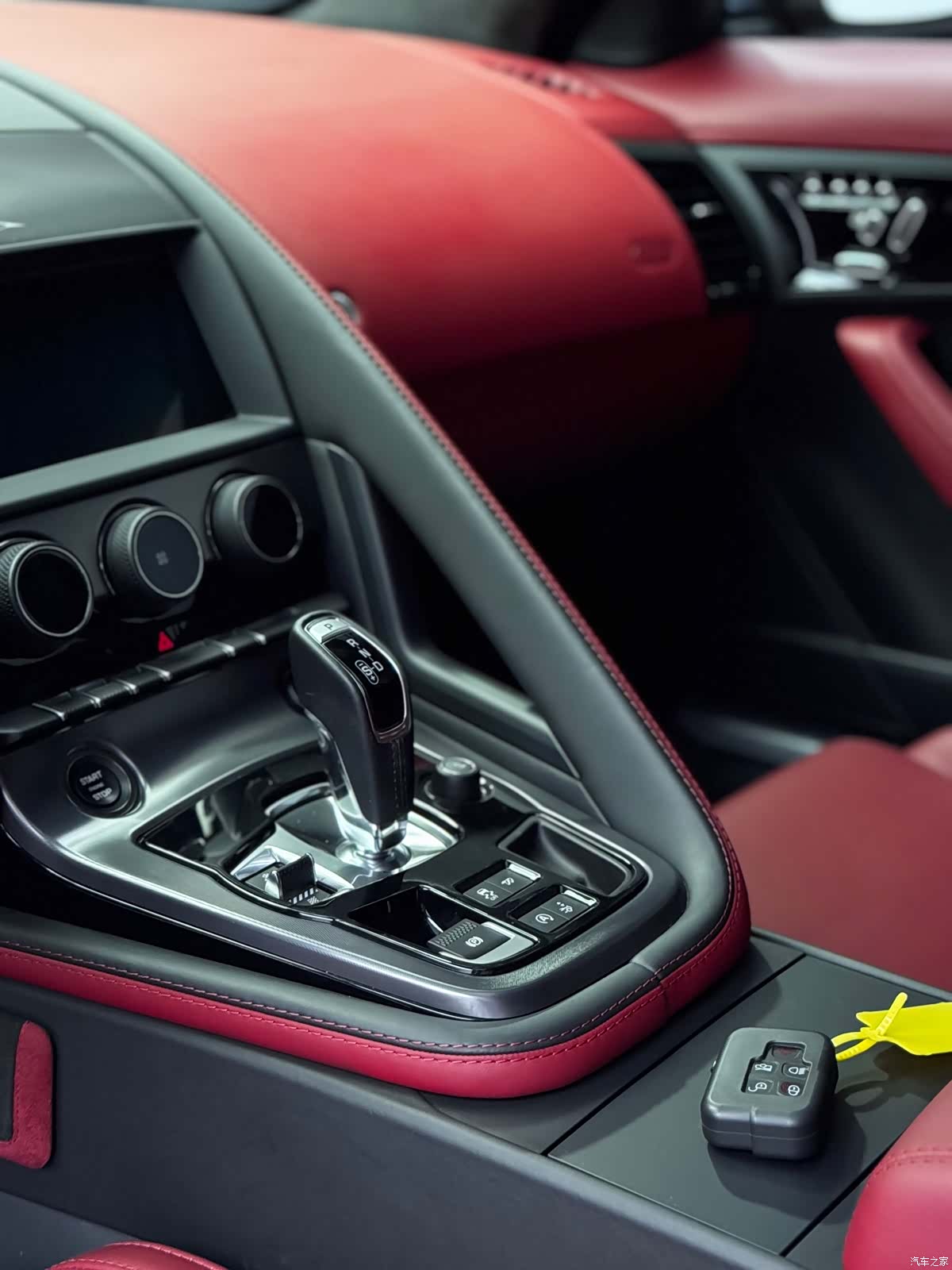 Jaguar F-TYPE, 2024 11