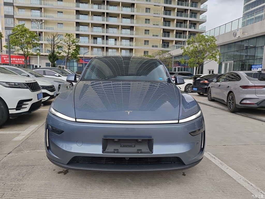 Tesla Model Y, 2025 2