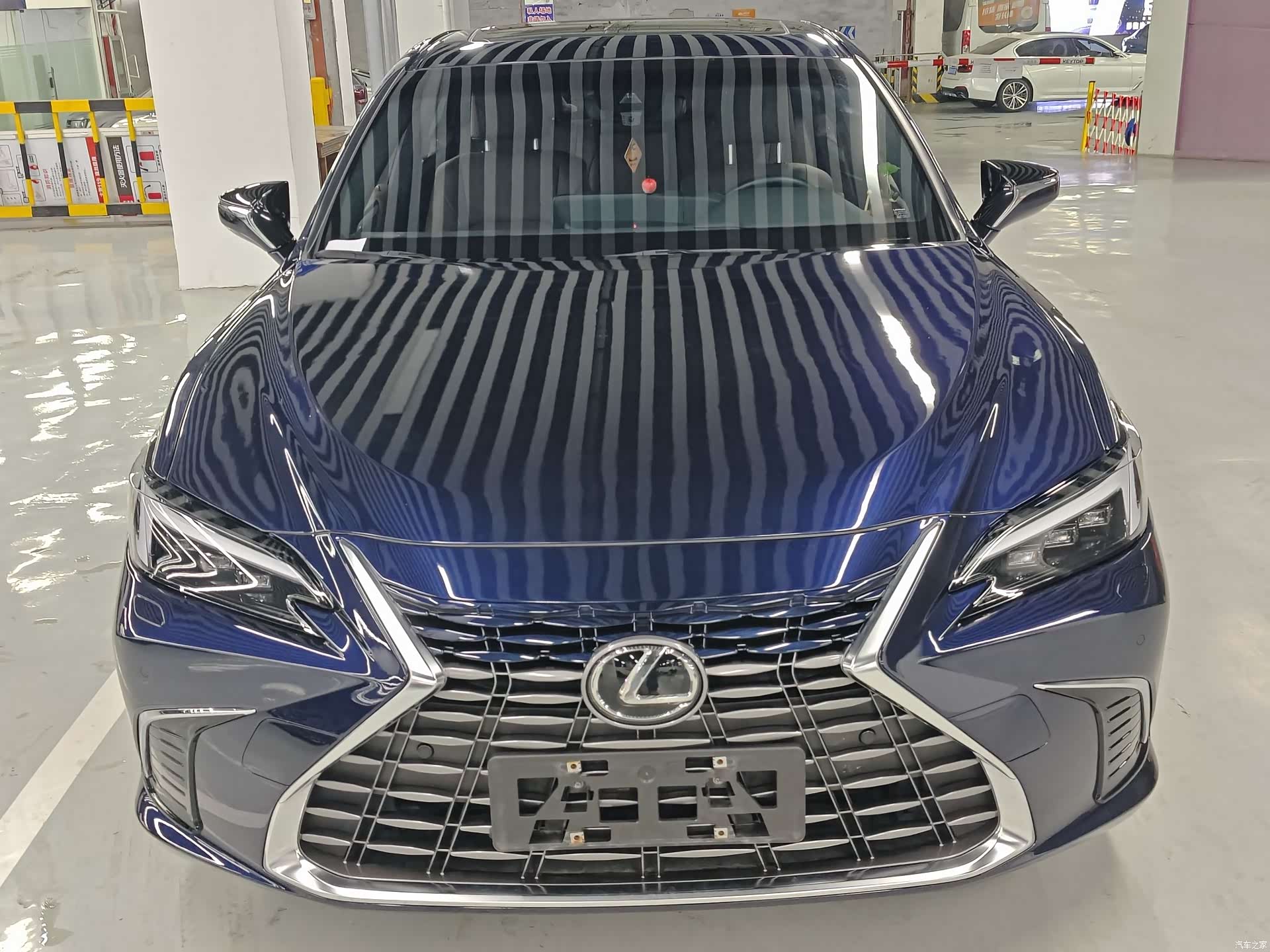 Lexus ES, 2025 2