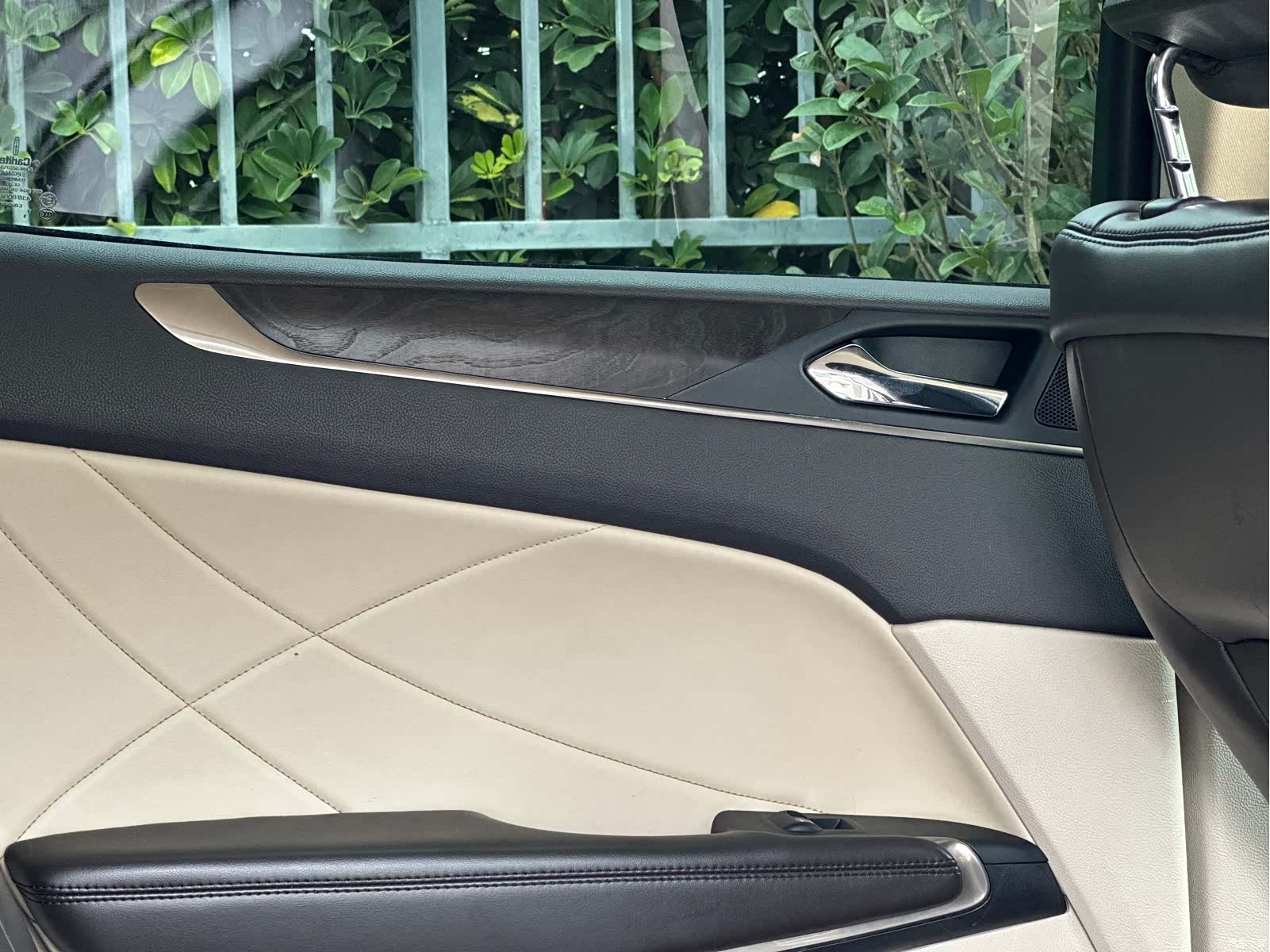 Lincoln MKC, 2018 18