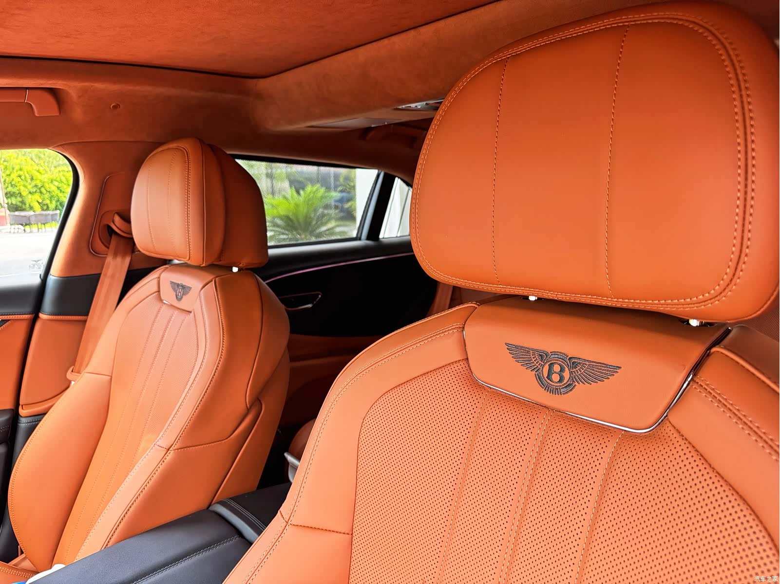 Bentley Flying Spur, 2026 14