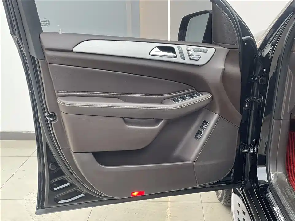 Mercedes-Benz GLS Mercedes-Benz GLS