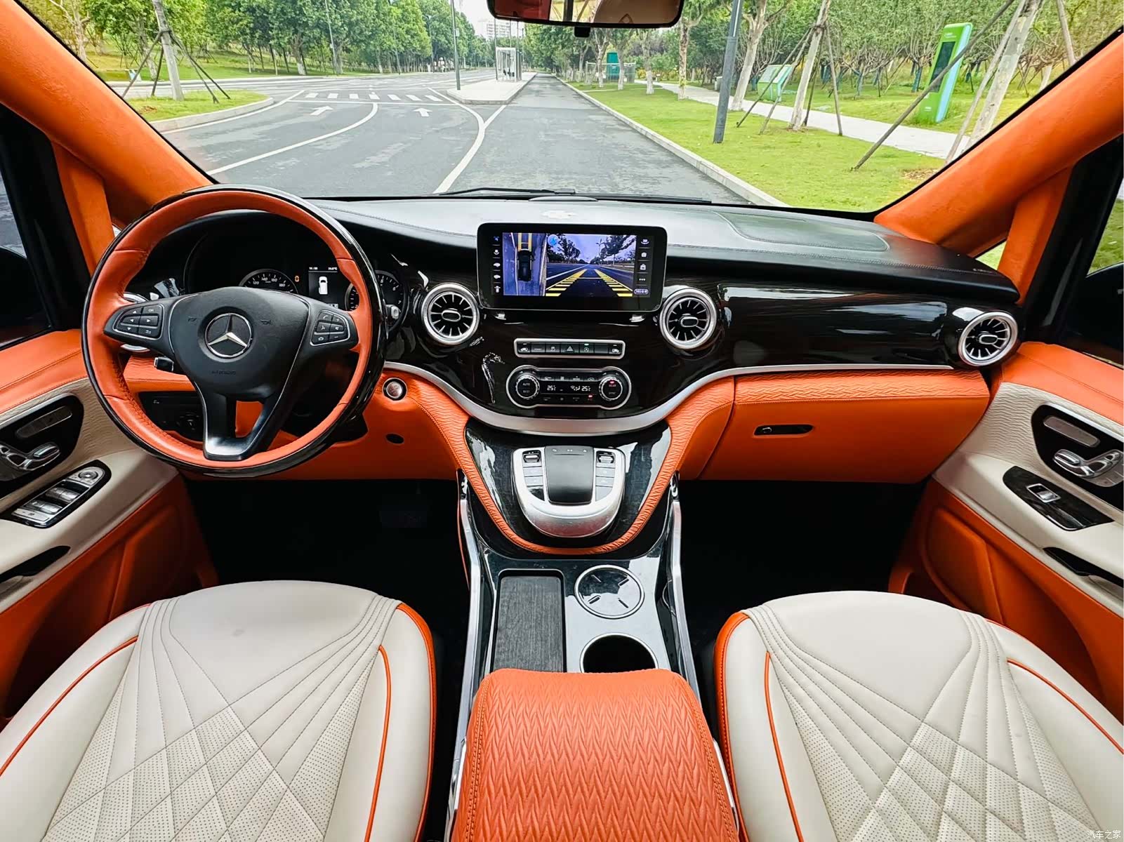 Mercedes-Benz 7, 2022 11