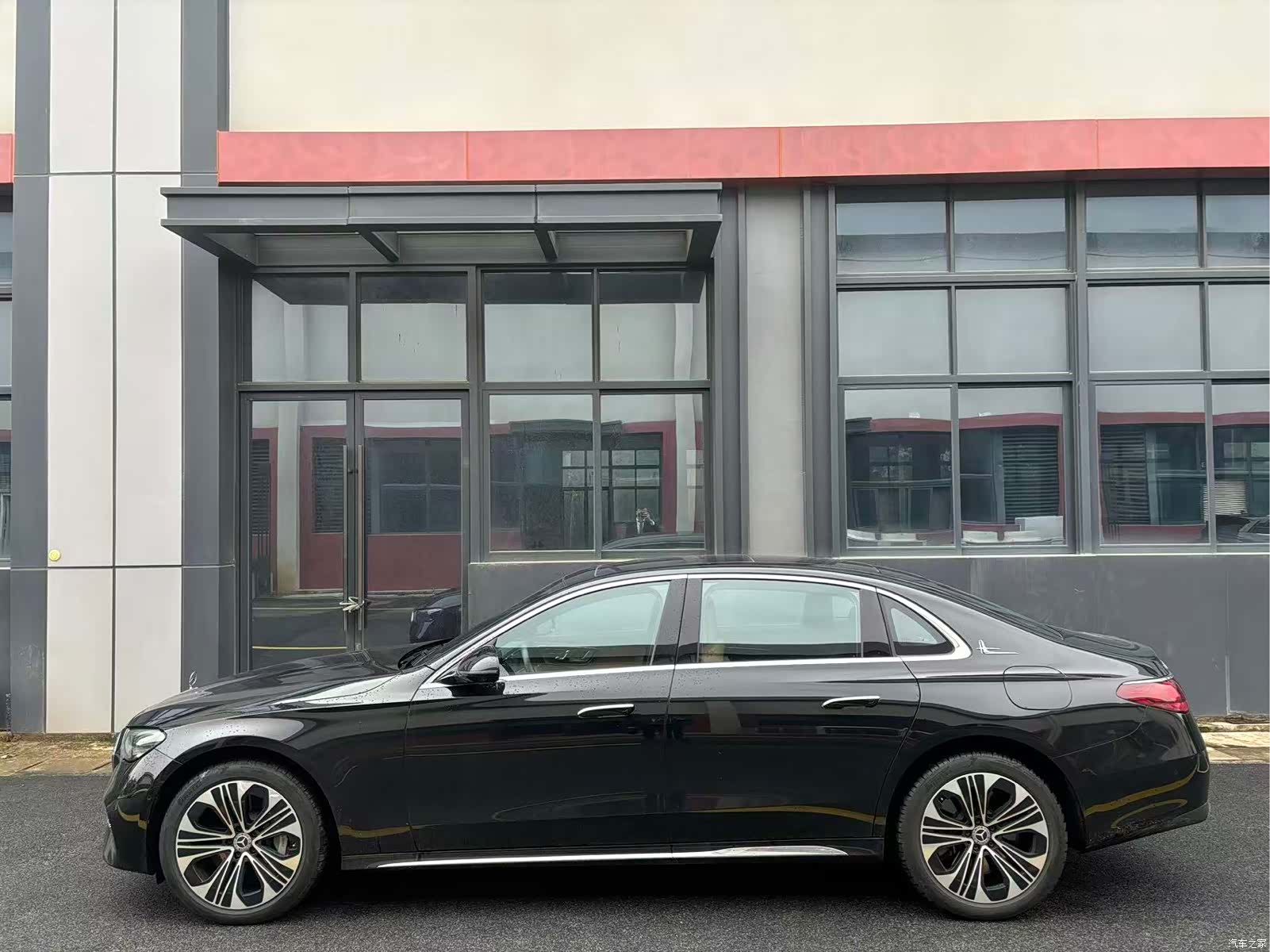 Mercedes-Benz E-Class, 2024 9