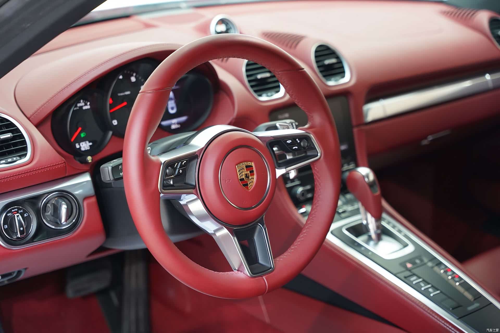 Porsche Cayman, 2019 15