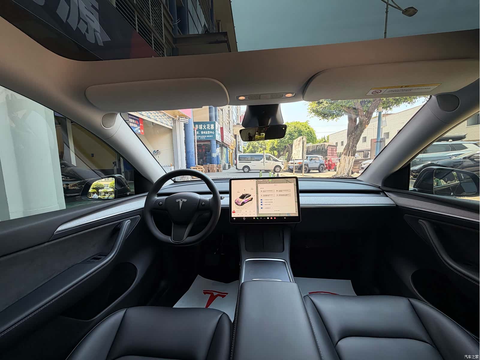 Tesla Model Y, 2025 7