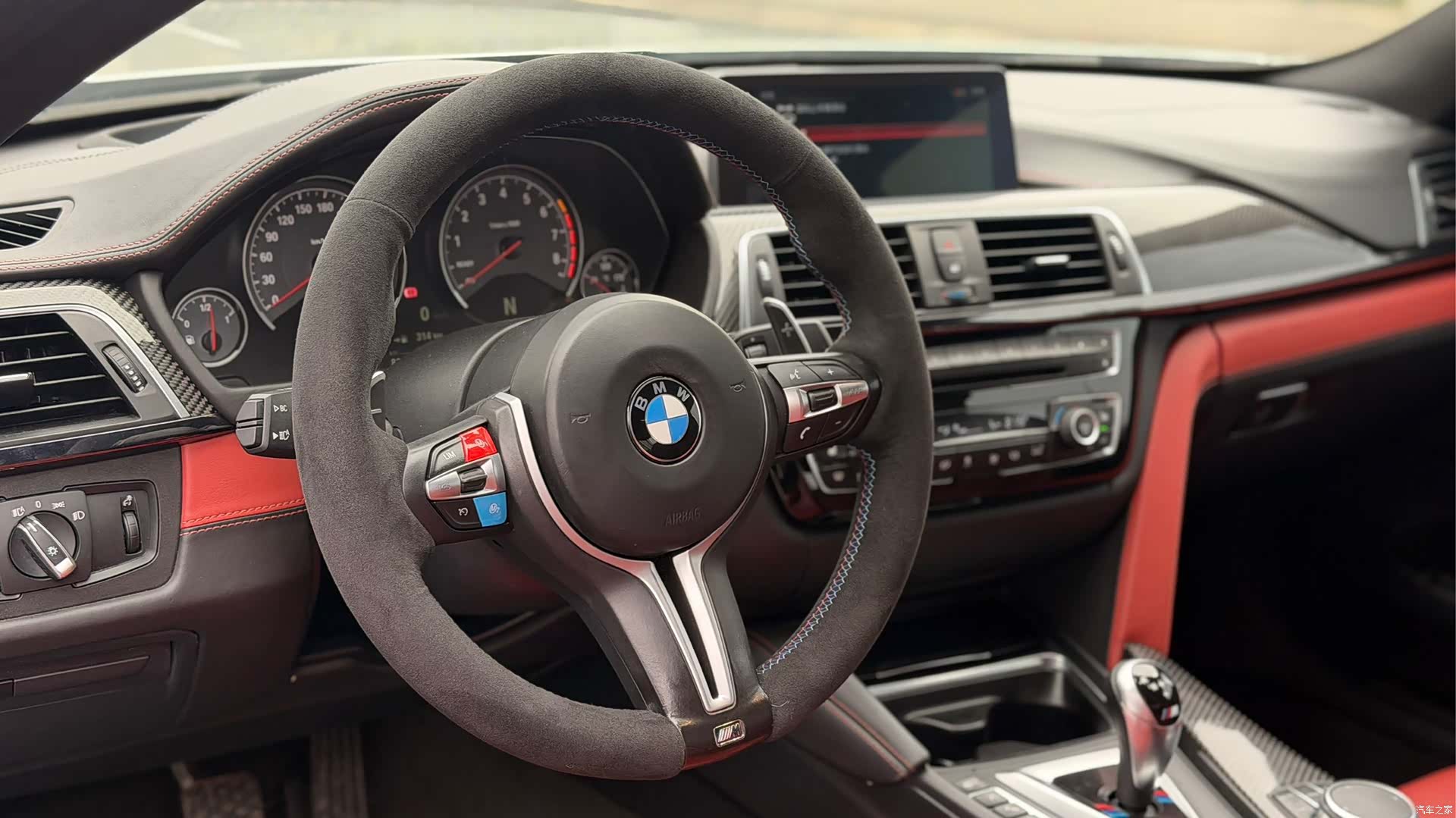 BMW M4, 2018 все фото