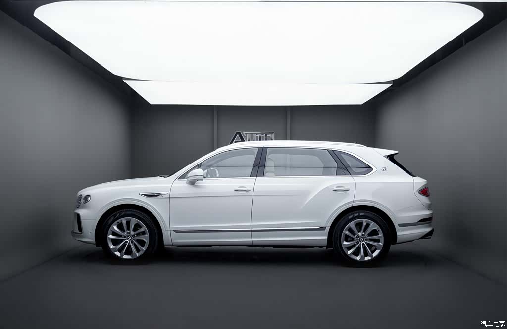 Bentley Bentayga, 2025 3