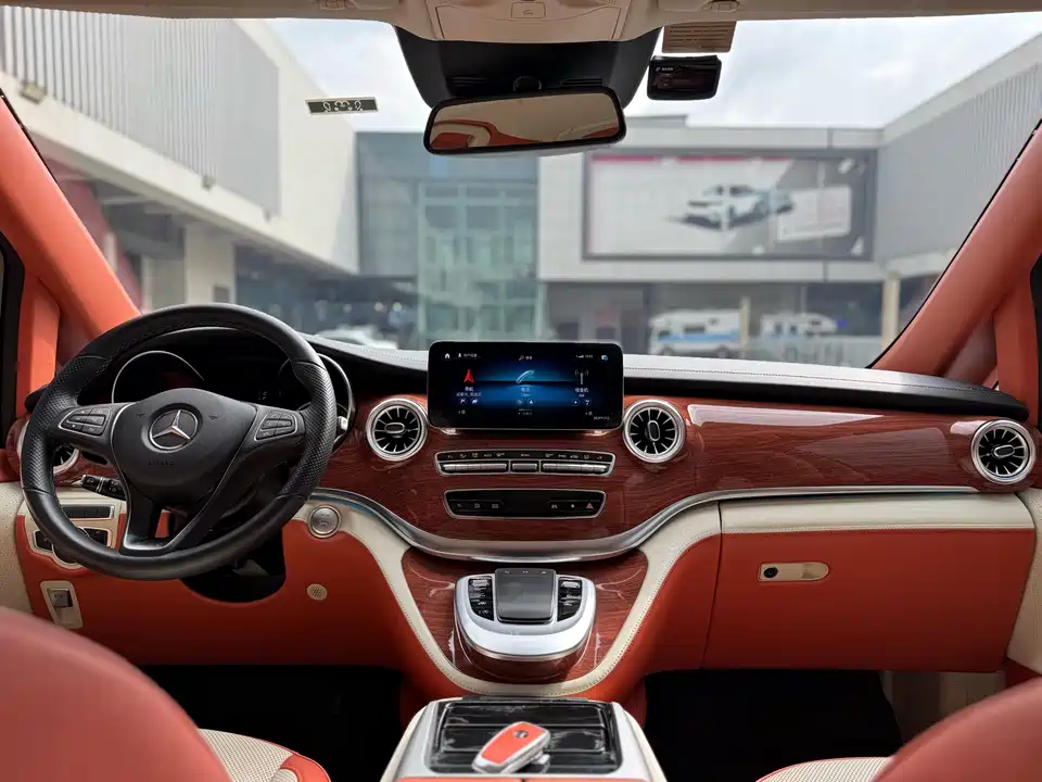 Mercedes-Benz V-class