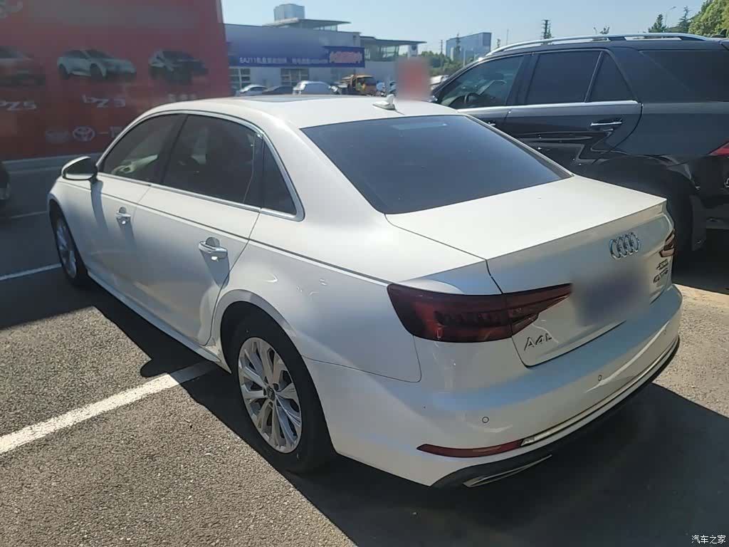 Audi A4L, 2020 все фото