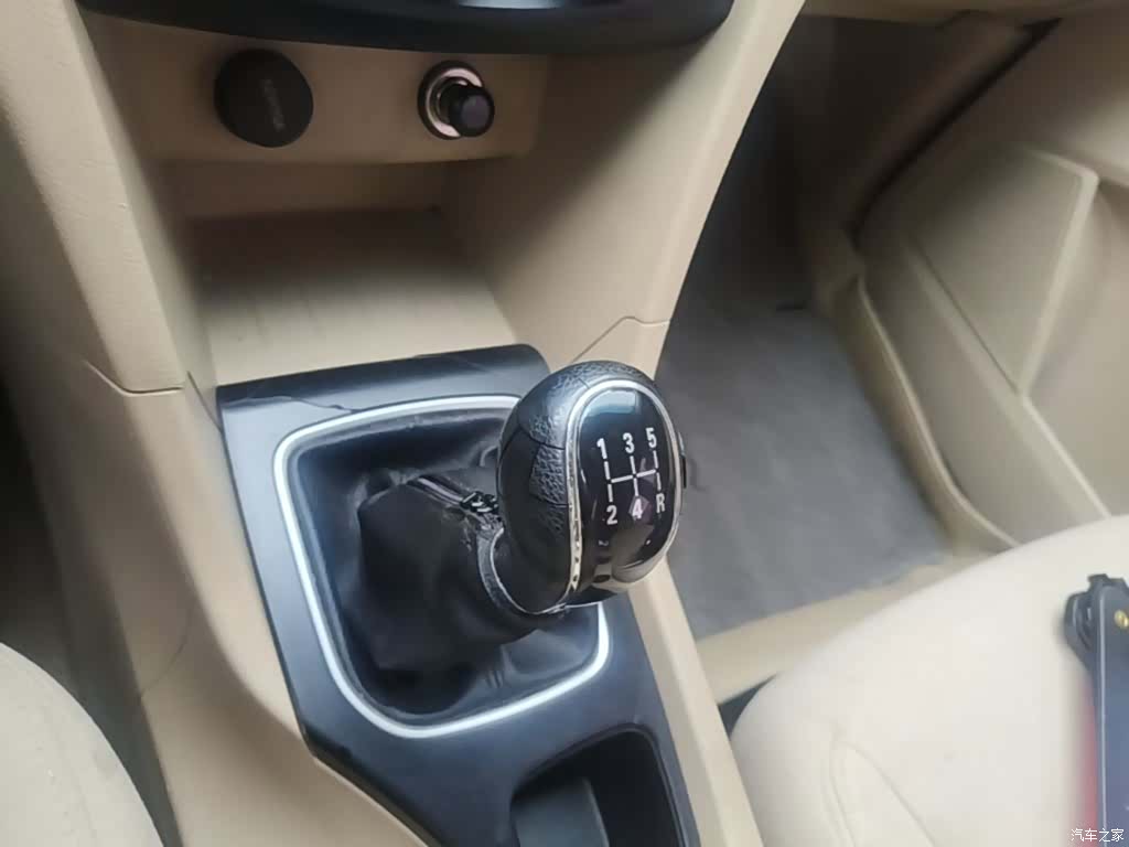 Wuling 730, 2017 10