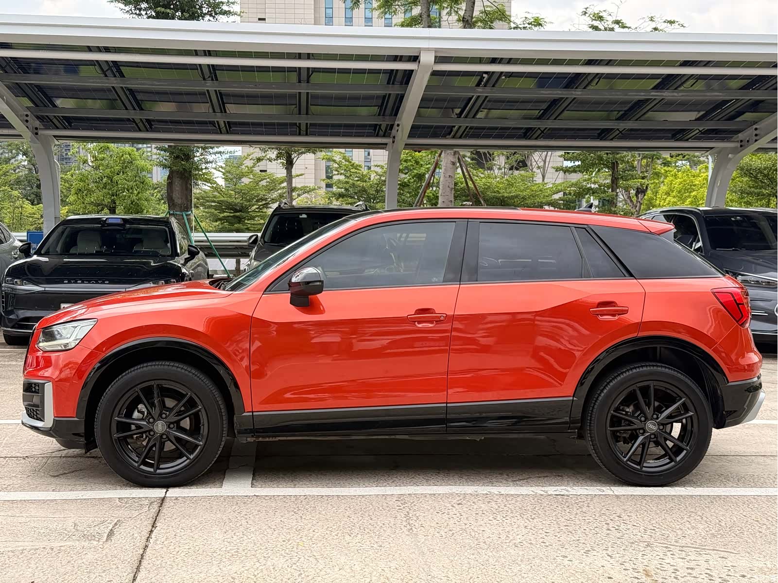 Audi Q2L, 2018 4