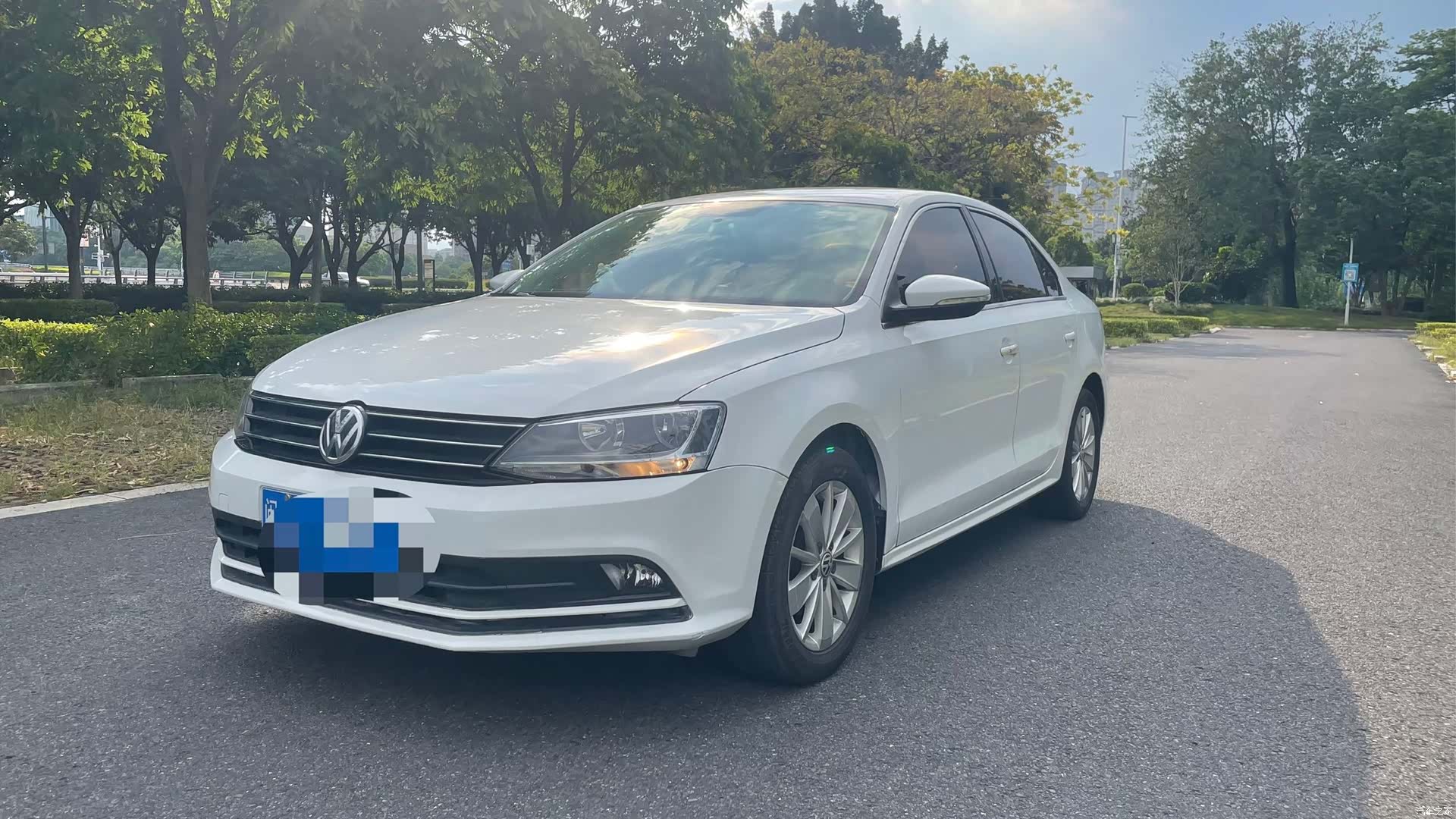 Volkswagen Sagitar, 2016 1