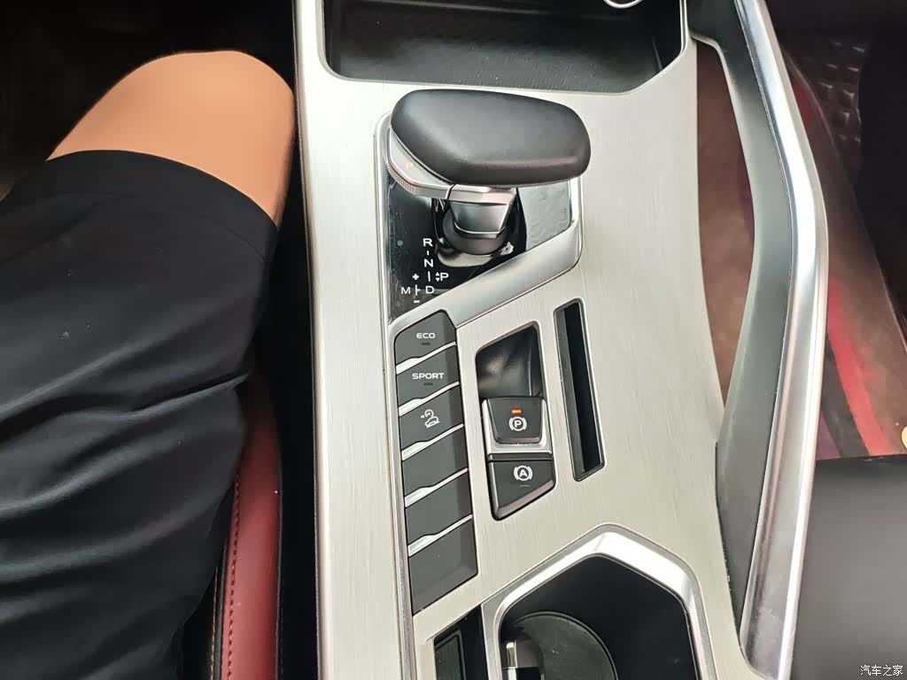 Geely Coolray, 2022 7