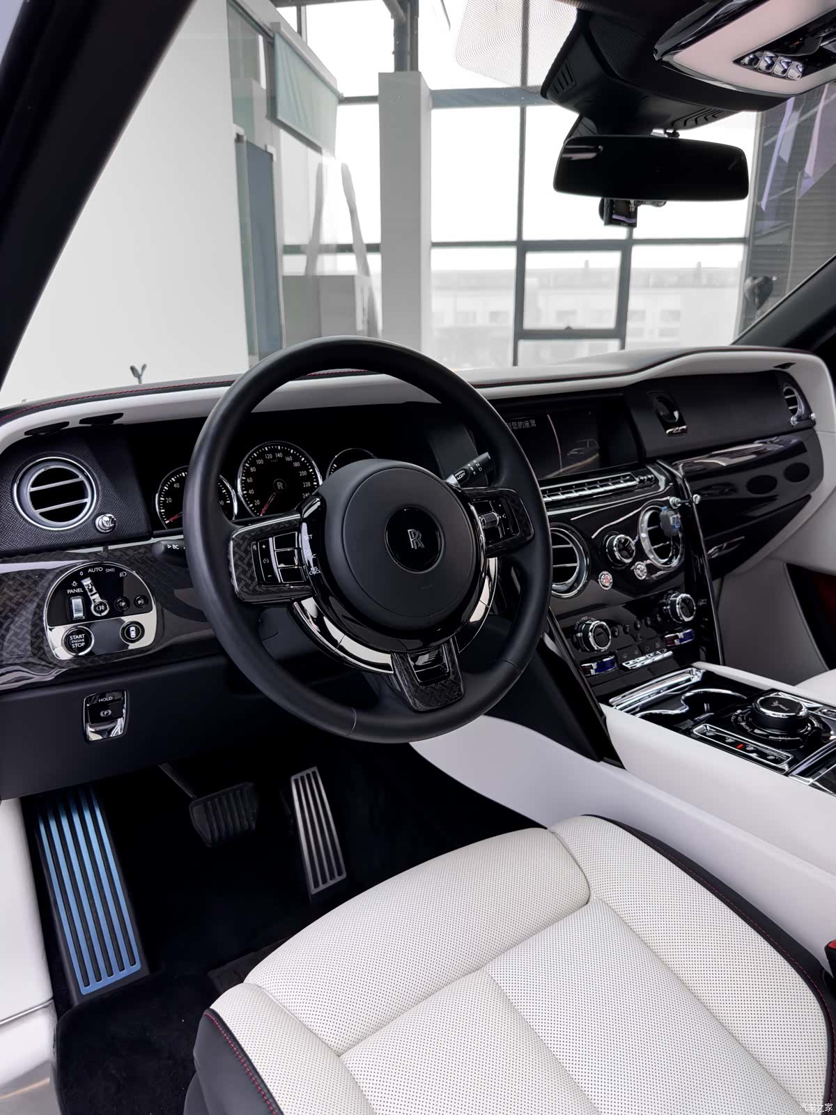 Rolls-Royce Cullinan, 2021 14