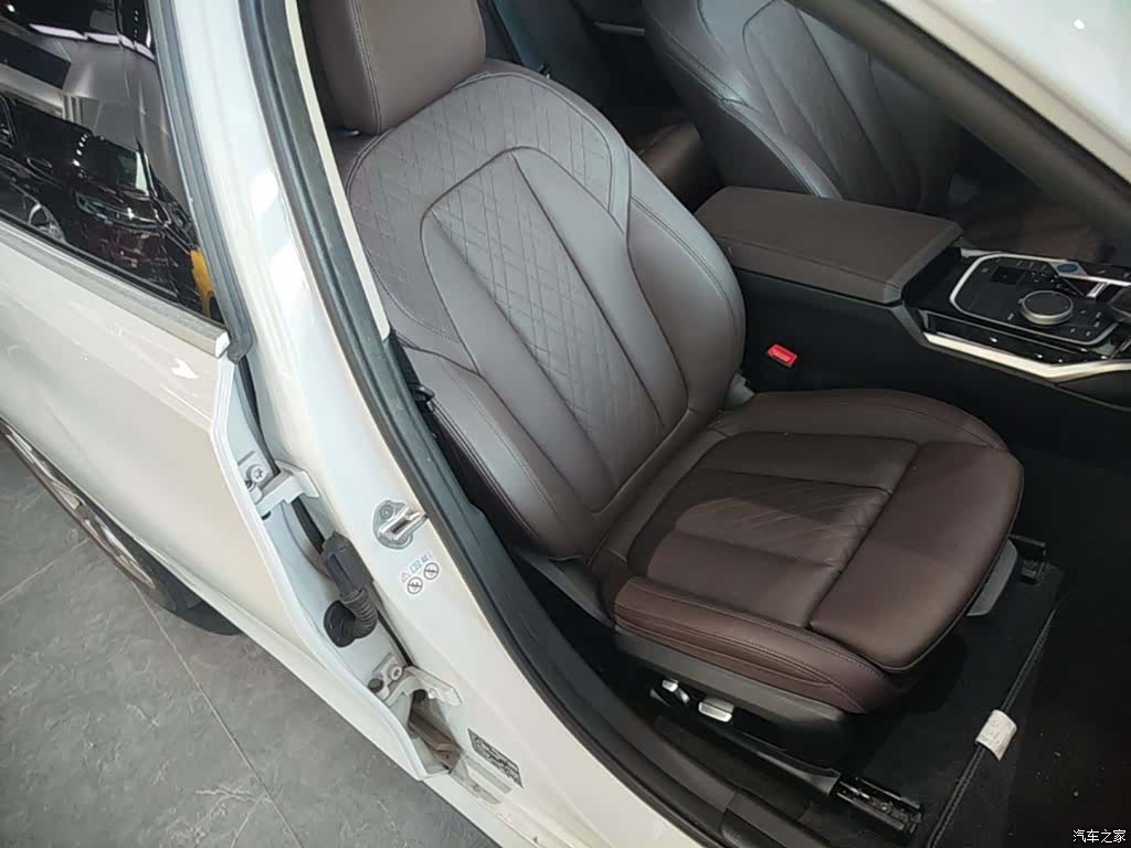 BMW i3, 2023 25