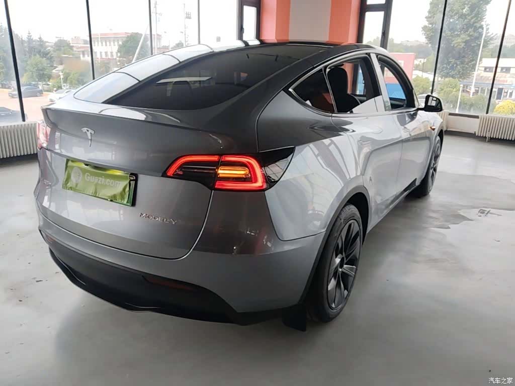 Tesla Model Y, 2024 7