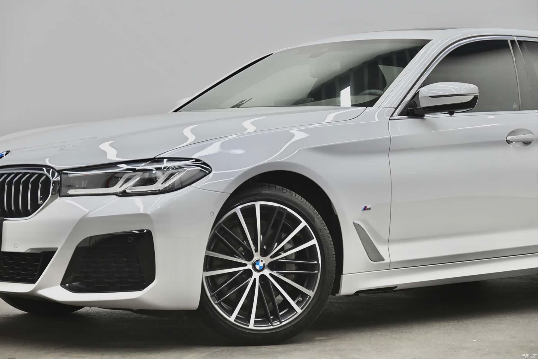BMW 5 Series, 2021 27