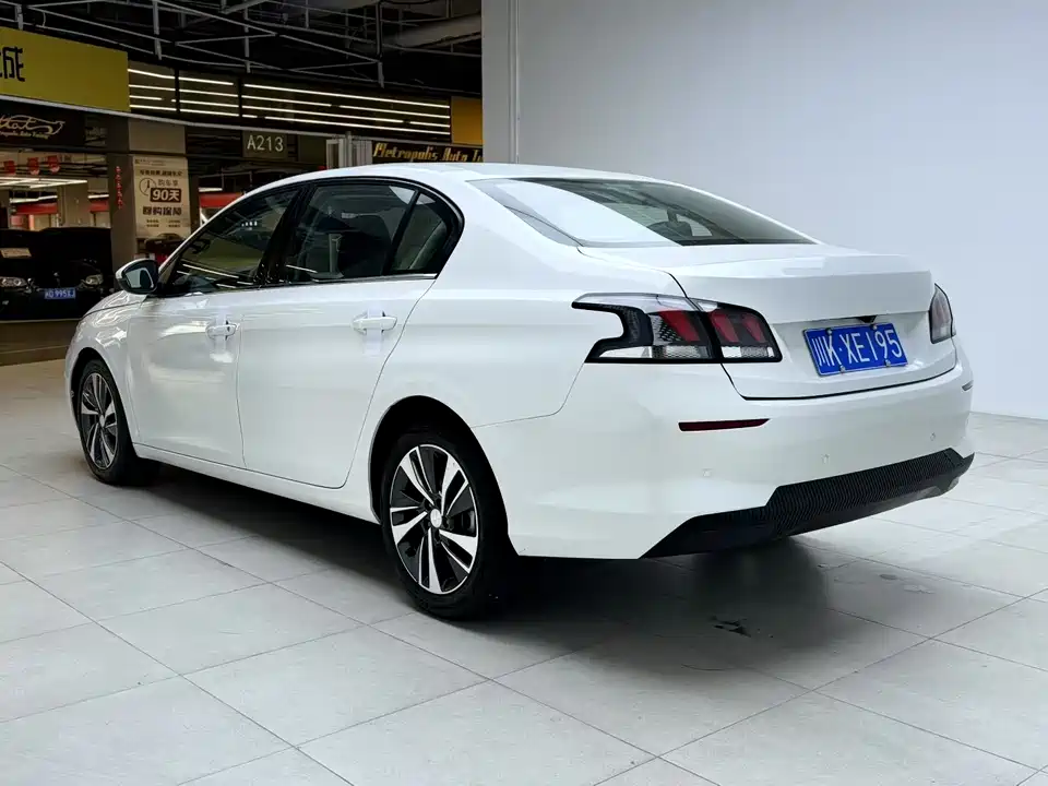 Peugeot 408